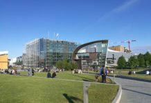 Mahad Omar Sheikh Musse, Helsingin etsivä nuorisotyöstä on tänään Suomen Somali Median vieraana.