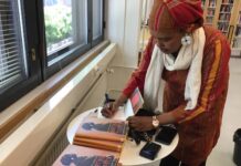 Buuga Gabadhii Barwaaqada ee barbaariso Nimco Nuur oo maanta lagu daahfuray Maktabadda Pasila ee magaalada Helsinki