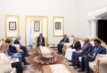 Pekka Haavisto, wasiirka arrimaha dibadda Finland oo maanta booqday Soomaaliya iyo madaxweyne Hassan Sheikh Mohamud oo qaabilay