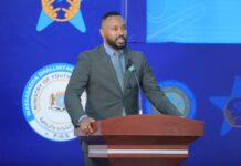 Mudane Suldaan Said Ahmed oo ah khabiir ka tirsan xarunta nabadda ee wasaaradda arrimaha dibadda Finland oo Muqdisho wadahadal kula yeeshay madaxda dowladda Soomaaliya iyo bulshada rayidka ah