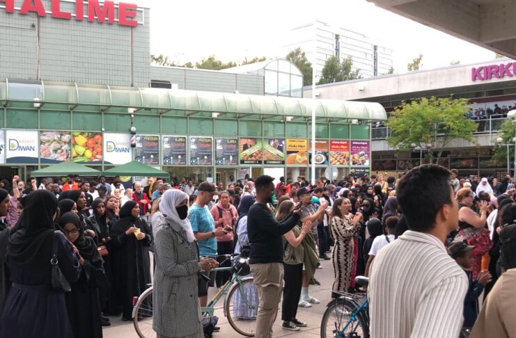 Festifaalka sannadlaha ah ee PUHOS LOVES PEOPLE oo suuqa Puhos ee Bariga Helsinki ka dhacay iyo fannaaniin caan ah oo wacdaro ka dhigay (sawirro)