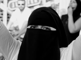 Wasiirka waxbarashada Finland:- Looma baahna in dugsiyada laga mamnuuco Burkhada iyo Niqaabka