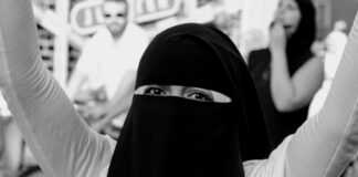 Wasiirka waxbarashada Finland:- Looma baahna in dugsiyada laga mamnuuco Burkhada iyo Niqaabka